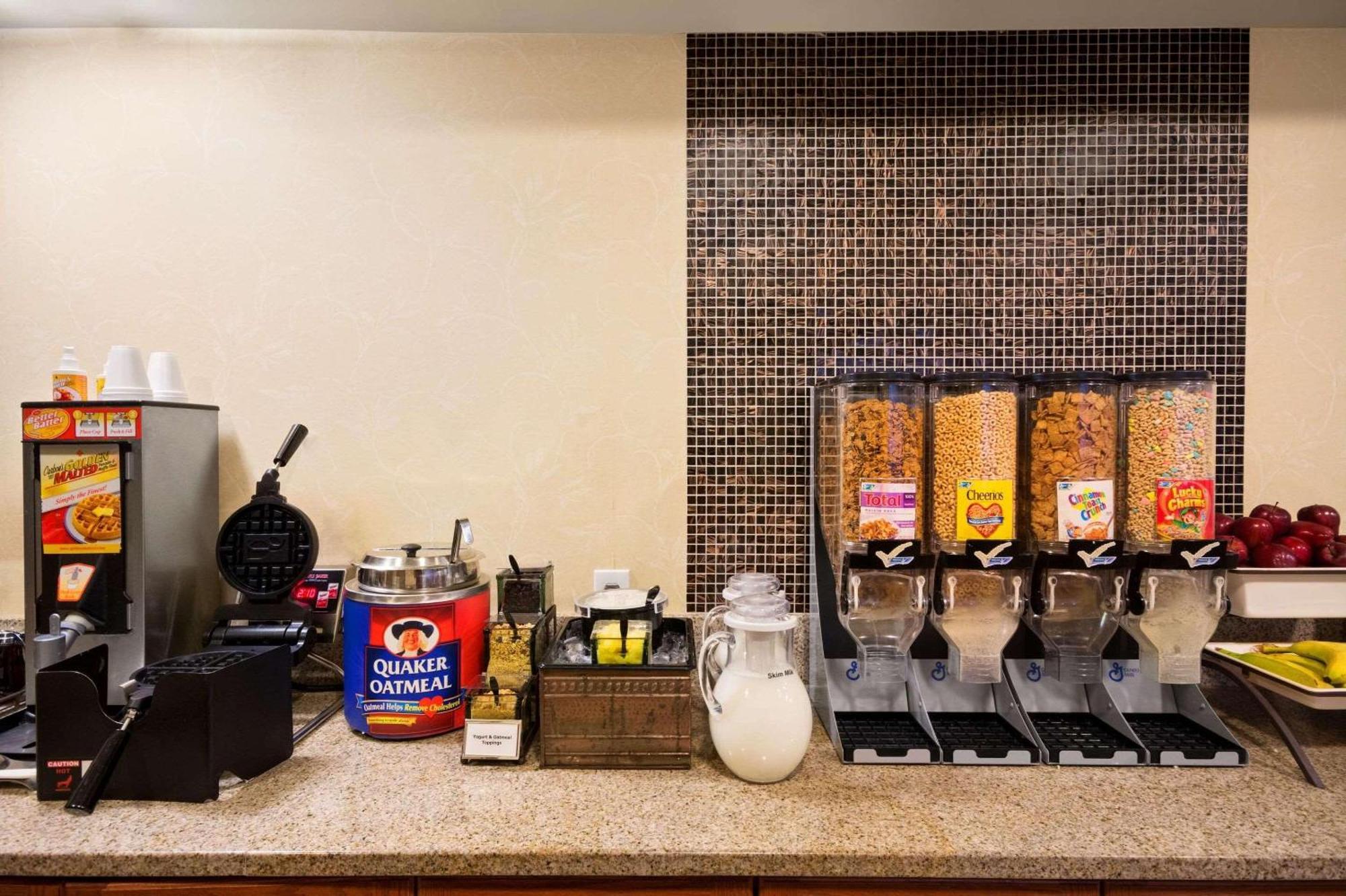 Country Inn & Suites By Radisson, Atlanta I-75 South, Ga Morrow Kültér fotó